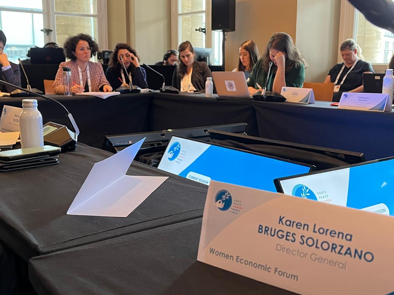 Karen Bruges, speaker en el Paris Peace Forum